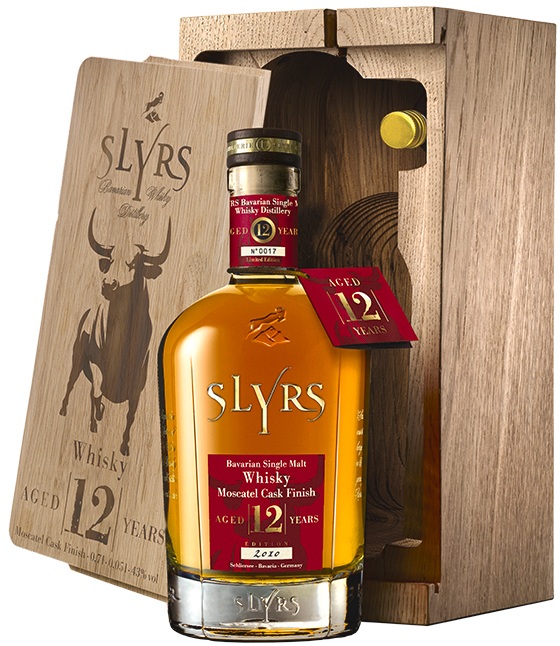 Slyrs Bavarian Single Malt Whisky 12 Jahre Moscatel Cask Finish + 0.05l im Eichenblock